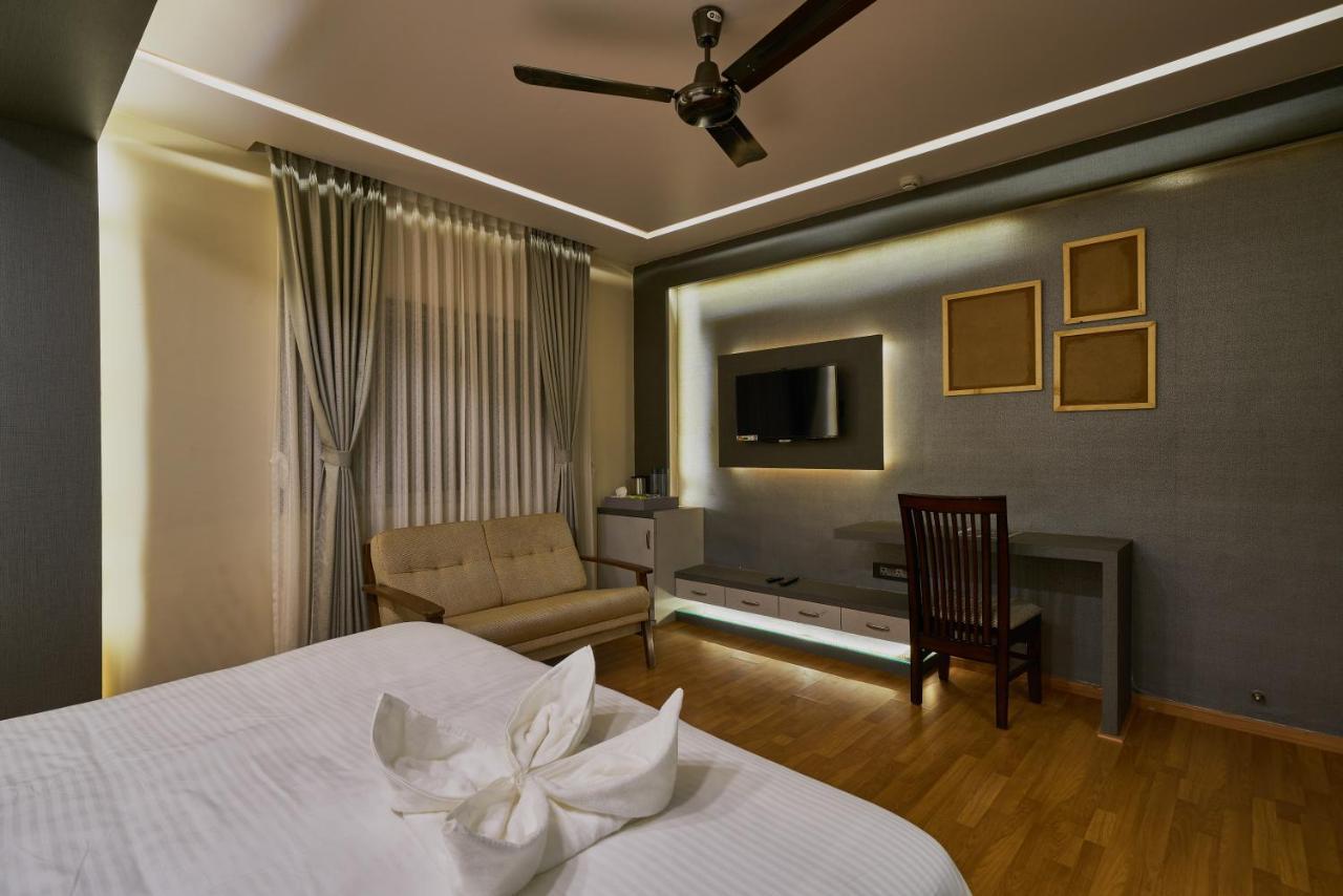 Tranquil La Casa Otel Pune Dış mekan fotoğraf