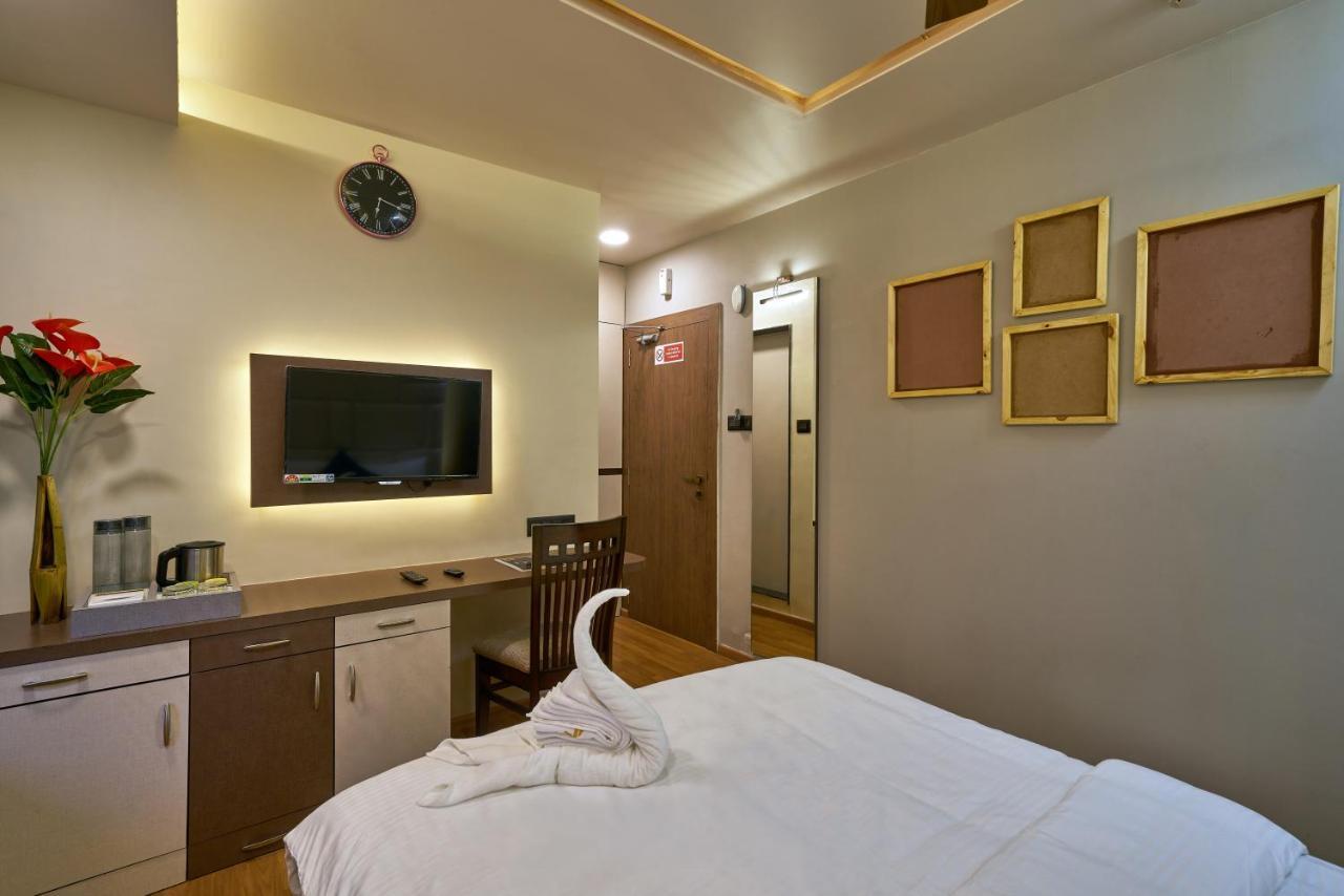 Tranquil La Casa Otel Pune Dış mekan fotoğraf